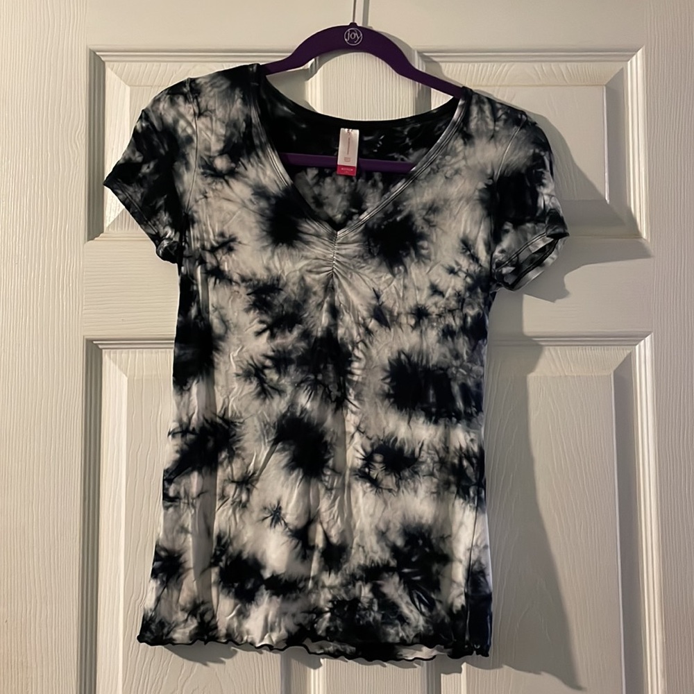 Black & White Ink Blot Tie-dye Lettuce Hem Shirt